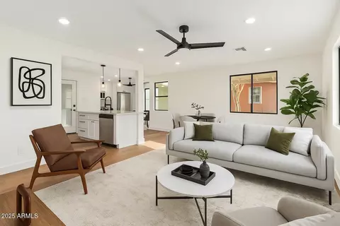 Living - 9042 N 3rd Ave, Phoenix, AZ 85021 photo 4 of 4