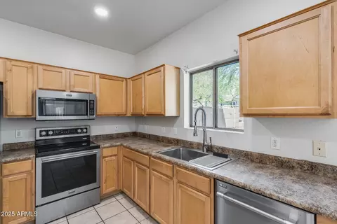 2250 E Deer Valley Rd #24, Phoenix, AZ 85024 photo 2