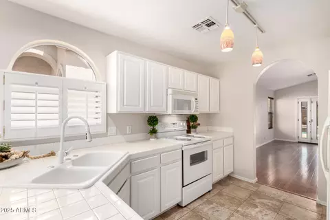 2503 E Camellia Dr, Gilbert, AZ 85296 photo 3
