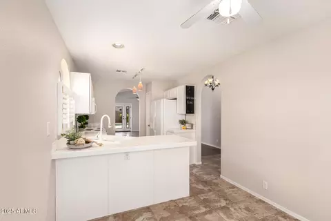 2503 E Camellia Dr, Gilbert, AZ 85296 photo 5