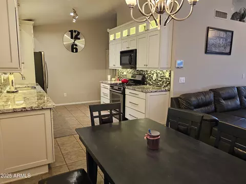 Kitchen - 4721 E Abraham Ln, Phoenix, AZ 85050 photo 3 of 3