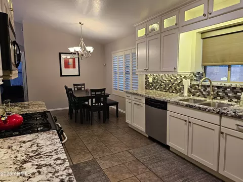 Kitchen - 4721 E Abraham Ln, Phoenix, AZ 85050 photo 1 of 3