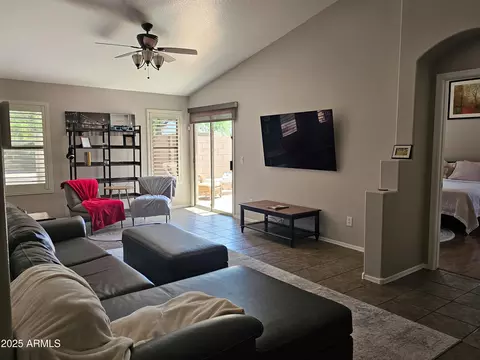 Living - 4721 E Abraham Ln, Phoenix, AZ 85050 photo 2 of 2