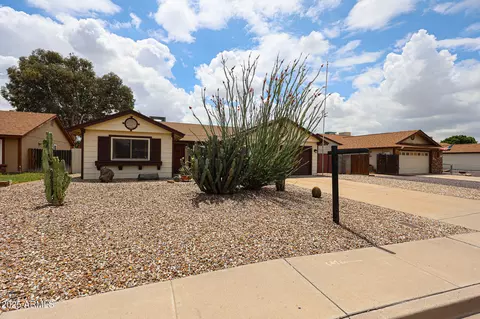 6313 W Paradise Ln, Glendale, AZ 85306