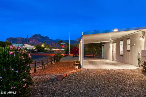 466 N Rennick Dr, Apache Junction, AZ 85120 photo 2