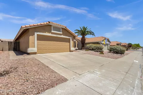 4434 E Thistle Landing Dr, Phoenix, AZ 85044 photo 4
