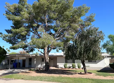 3749 E Laurel Ln, Phoenix, AZ 85028