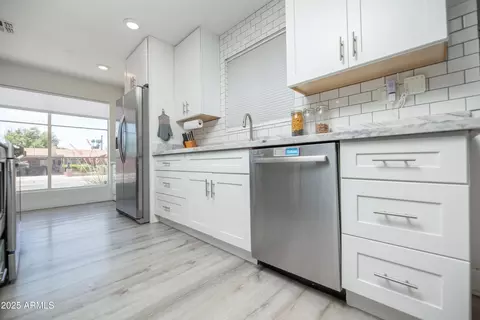 2320 E Mulberry Dr, Phoenix, AZ 85016 photo 9
