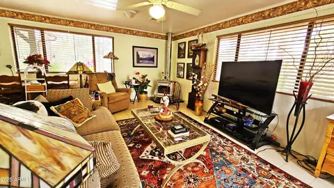 Living - 208 E Sherwood Dr, Payson, AZ 85541 photo 2 of 6