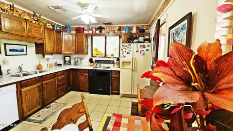 Kitchen - 208 E Sherwood Dr, Payson, AZ 85541 photo 3 of 5