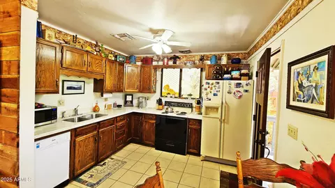 Kitchen - 208 E Sherwood Dr, Payson, AZ 85541 photo 4 of 5