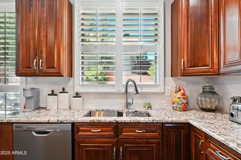 Kitchen - 601 E Phoenix St, Payson, AZ 85541 photo 2 of 3