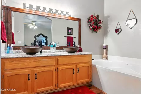 Bath - 601 E Phoenix St, Payson, AZ 85541 photo 2 of 5