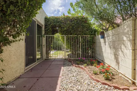 Exterior - 7714 N 17th Pl, Phoenix, AZ 85020 photo 8 of 8