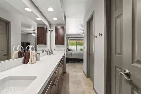 Bath - 7714 N 17th Pl, Phoenix, AZ 85020 photo 1 of 2