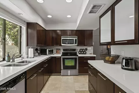 Kitchen - 7714 N 17th Pl, Phoenix, AZ 85020 photo 1 of 4