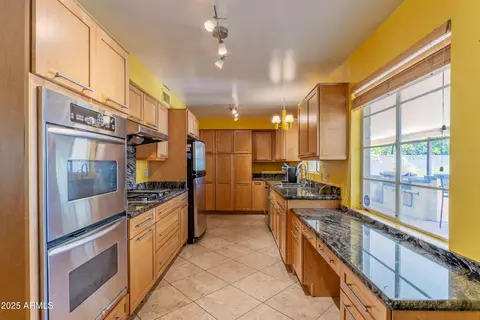 323 E Griswold Rd, Phoenix, AZ 85020 photo 9