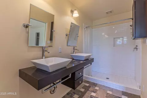 323 E Griswold Rd, Phoenix, AZ 85020 photo 14