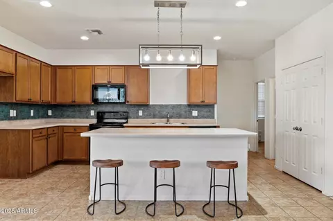 1601 S 215th Dr, Buckeye, AZ 85326 photo 10