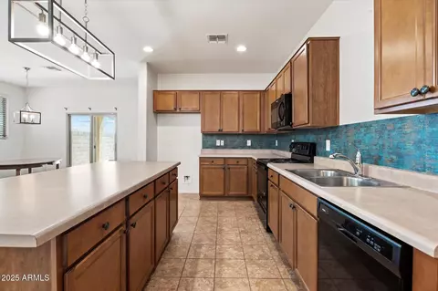 1601 S 215th Dr, Buckeye, AZ 85326 photo 12