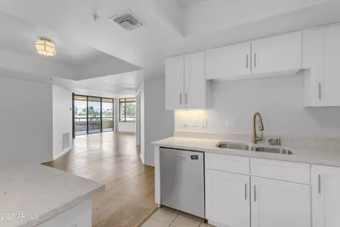 4200 N Miller Rd #325, Scottsdale, AZ 85251
