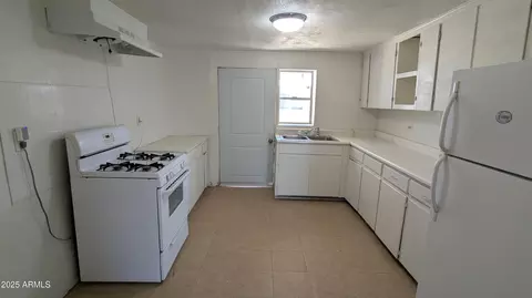 437 W Henry St, Willcox, AZ 85643 photo 8