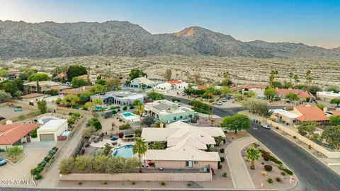 View/Area - 3733 E Kachina Dr, Phoenix, AZ 85044 photo 8 of 9