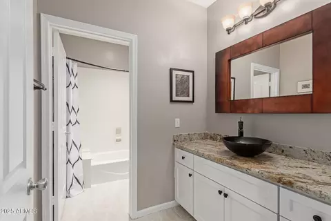 Bath - 3733 E Kachina Dr, Phoenix, AZ 85044 photo 7 of 8