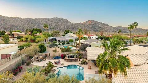 View/Area - 3733 E Kachina Dr, Phoenix, AZ 85044 photo 4 of 9
