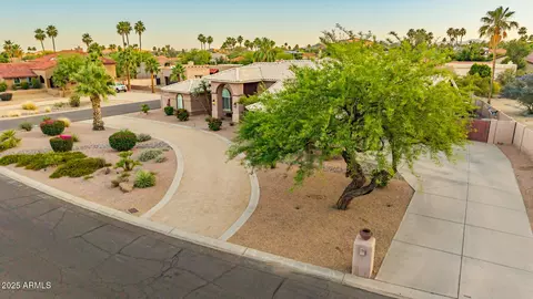 View/Area - 3733 E Kachina Dr, Phoenix, AZ 85044 photo 1 of 9