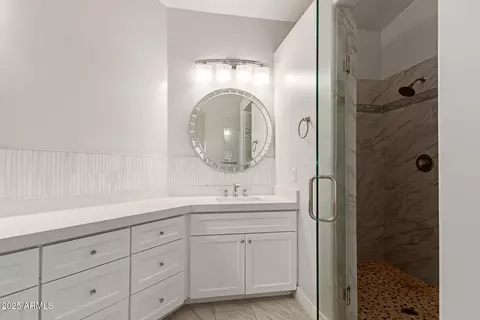 Bath - 3733 E Kachina Dr, Phoenix, AZ 85044 photo 2 of 8