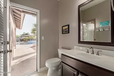 Bath - 3733 E Kachina Dr, Phoenix, AZ 85044 photo 8 of 8