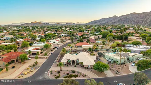 View/Area - 3733 E Kachina Dr, Phoenix, AZ 85044 photo 7 of 9