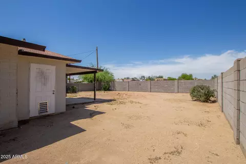 Exterior - 2936 E Beck Ln, Phoenix, AZ 85032 photo 9 of 12