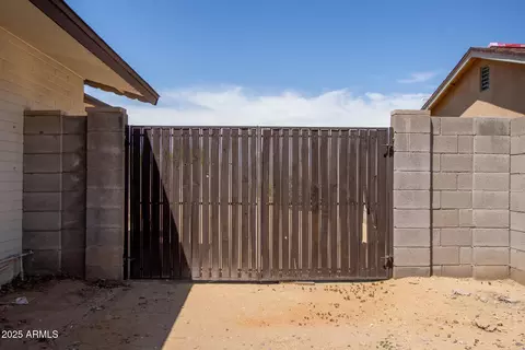 Exterior - 2936 E Beck Ln, Phoenix, AZ 85032 photo 8 of 12