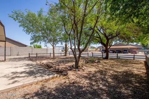Exterior - 2936 E Beck Ln, Phoenix, AZ 85032 photo 6 of 12