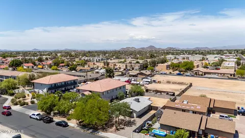 View/Area - 2936 E Beck Ln, Phoenix, AZ 85032 photo 9 of 13