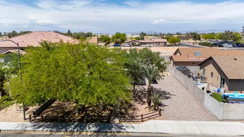View/Area - 2936 E Beck Ln, Phoenix, AZ 85032 photo 1 of 13