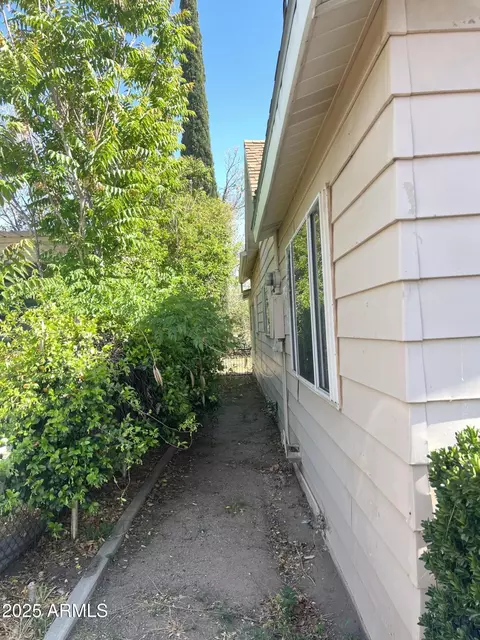 566 E Carico St, Globe, AZ 85501 photo 5