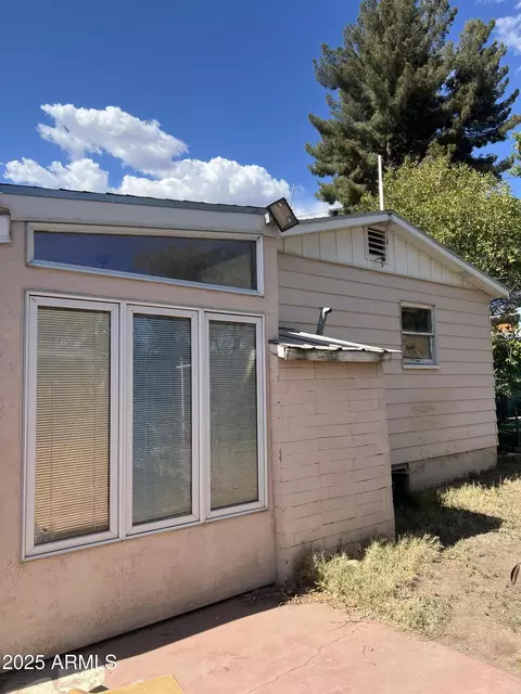 566 E Carico St, Globe, AZ 85501 photo 3