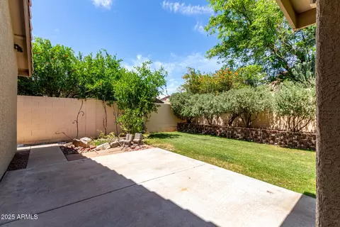 Exterior - 4544 E Campo Bello Dr, Phoenix, AZ 85032 photo 4 of 5