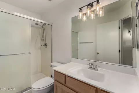 Bath - 4544 E Campo Bello Dr, Phoenix, AZ 85032 photo 4 of 4