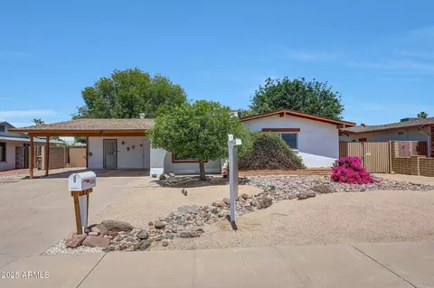 4808 W Shaw Butte Dr, Glendale, AZ 85304