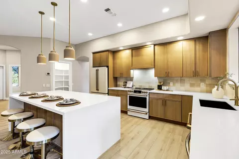 Kitchen - 14049 S 8th St, Phoenix, AZ 85048 photo 3 of 4