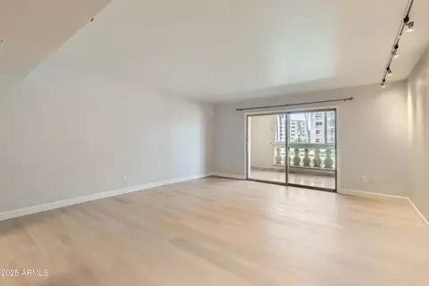 7970 E Camelback Rd #110, Scottsdale, AZ 85251