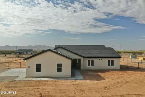25876 W White Feather Ln, Wittmann, AZ 85361