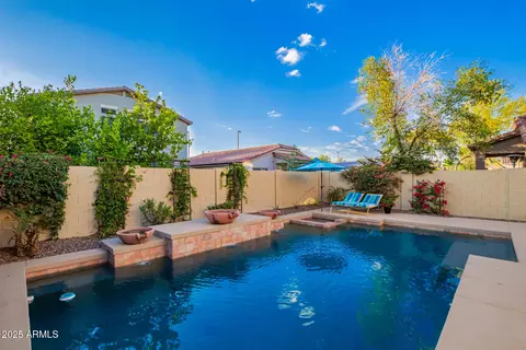 Exterior - 4038 E Wagon Cir, Gilbert, AZ 85297 photo 8 of 12