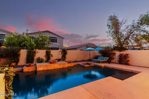 Exterior - 4038 E Wagon Cir, Gilbert, AZ 85297 photo 5 of 12