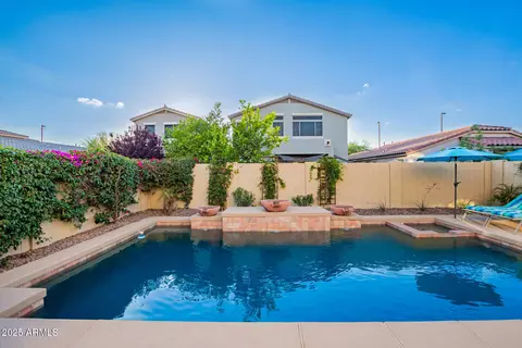 Exterior - 4038 E Wagon Cir, Gilbert, AZ 85297 photo 7 of 12