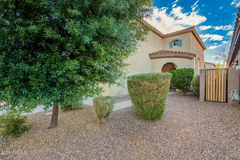 Exterior - 4038 E Wagon Cir, Gilbert, AZ 85297 photo 3 of 12